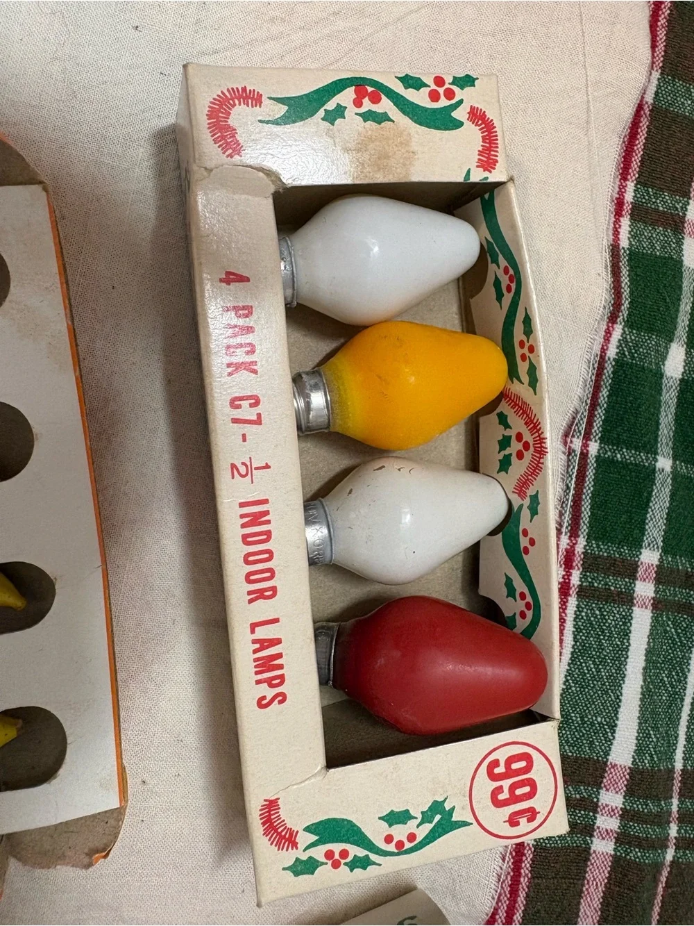Vintage C7 Christmas Flame Tip Bulbs & Holiday Lightbulbs